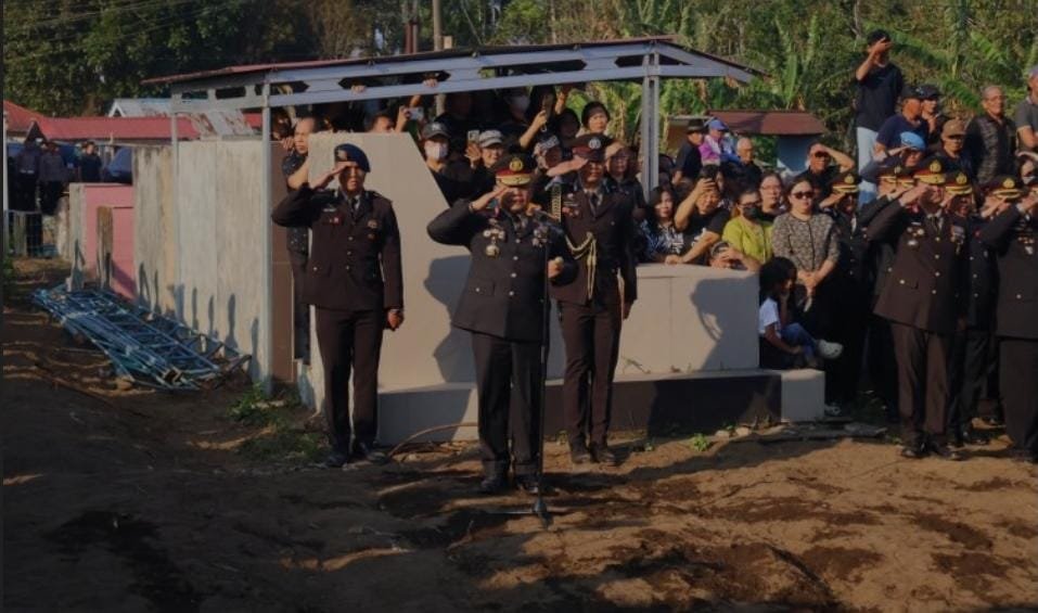 Kapolda Sulut Pimpin Apel Persada Pemakaman Kombes Pol Steidy Raranta di Noongan