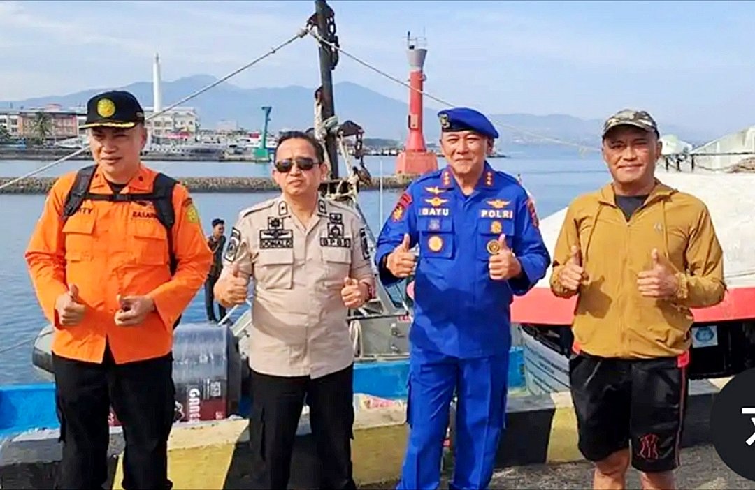 Kekeringan Melanda, Polairud Polda Sulut dan PDAM Salurkan 64 Ribu Liter Air Bersih ke Pulau Manado Tua dan Siladen
